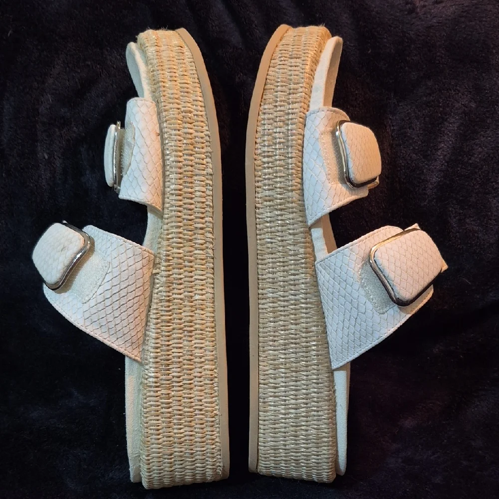 Anne Klein White Sandals Elegant Design - Picture 5 of 6